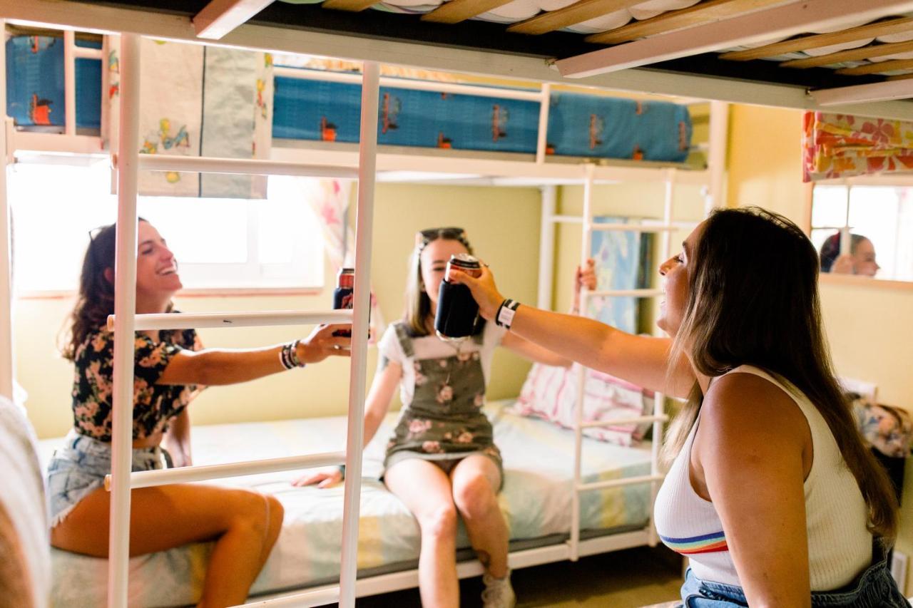 Rising Cock Party Hostel 라고스 외부 사진